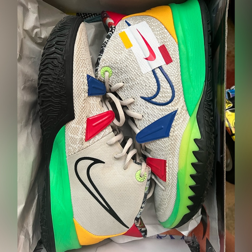 Kyrie 7 ‘Visions’